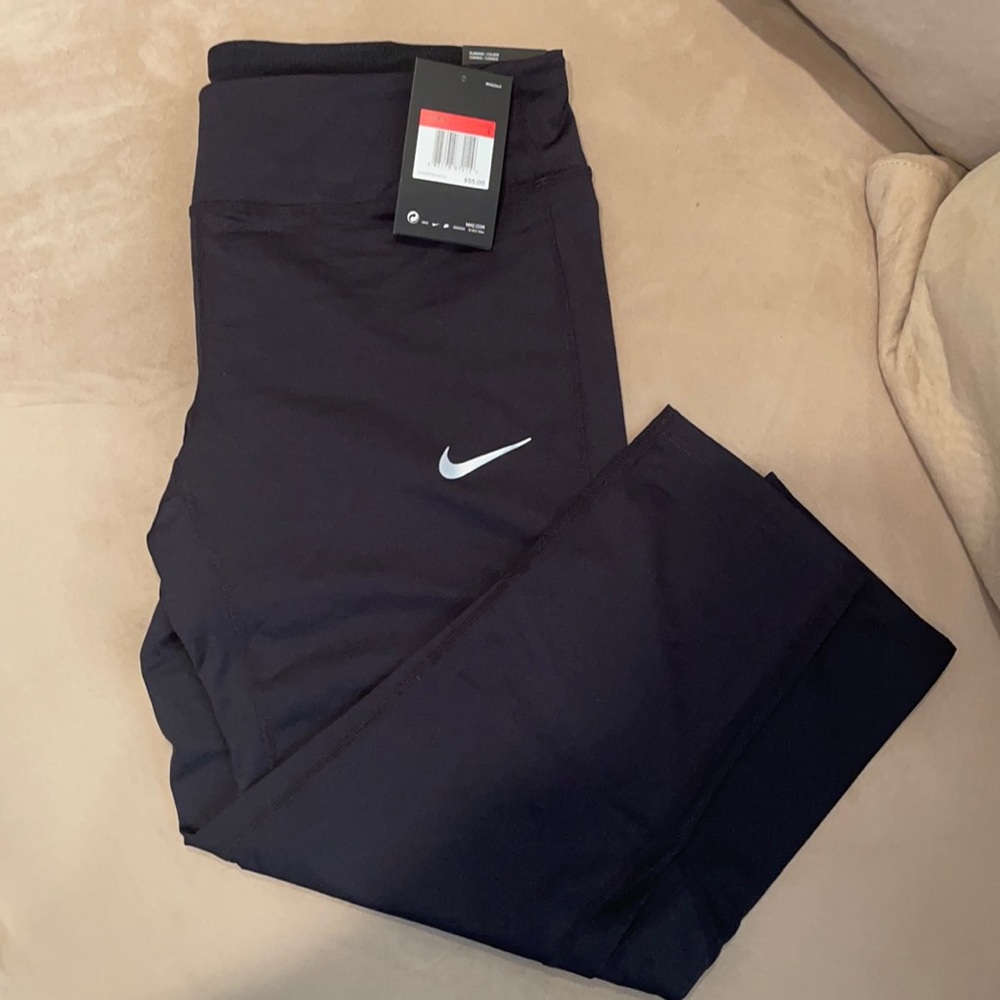 Nike Crop Dri-Fit Tight Fit Crop Pants Large